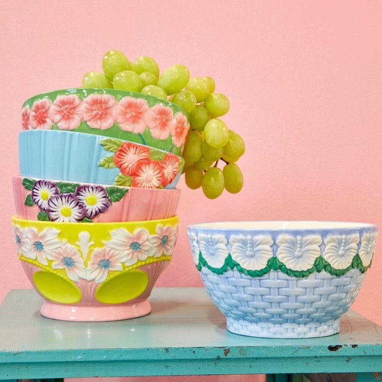 Bowl de cerámica verde con flores