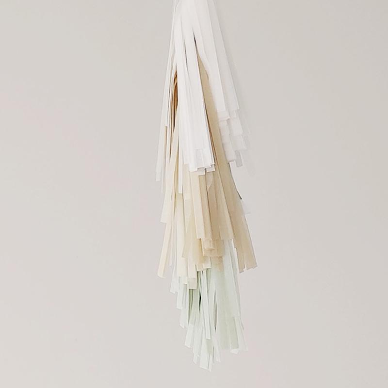 Globo L hinchado con guirnalda MINT pastel <br> (solo Barcelona)