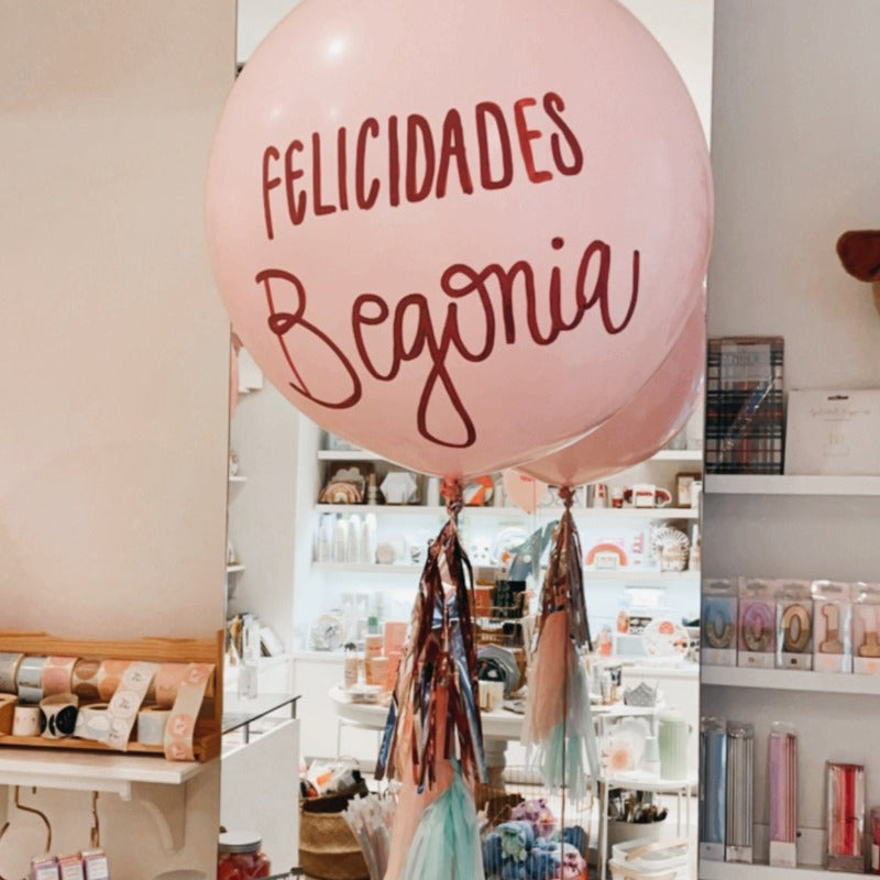 Globo L hinchado rosa tassel y Lettering granate <br> (sólo Barcelona)</br>