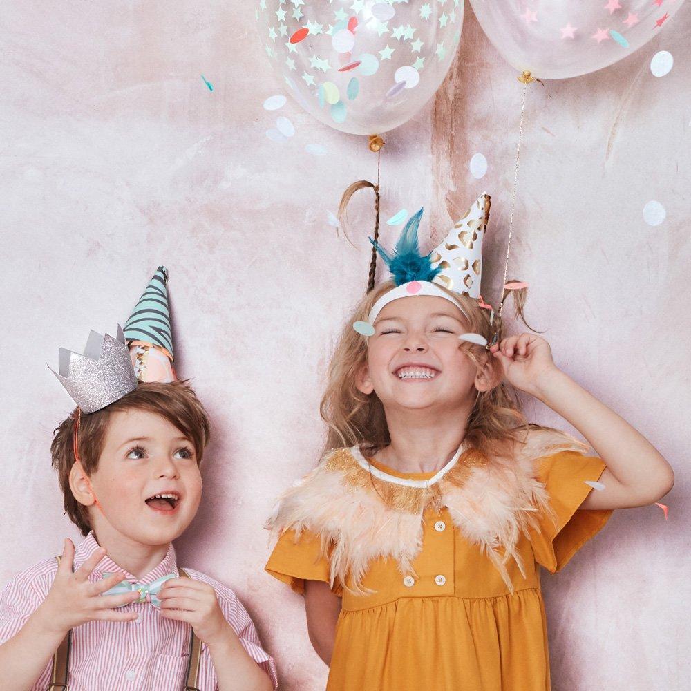 Cuello de plumas y satén melocotón