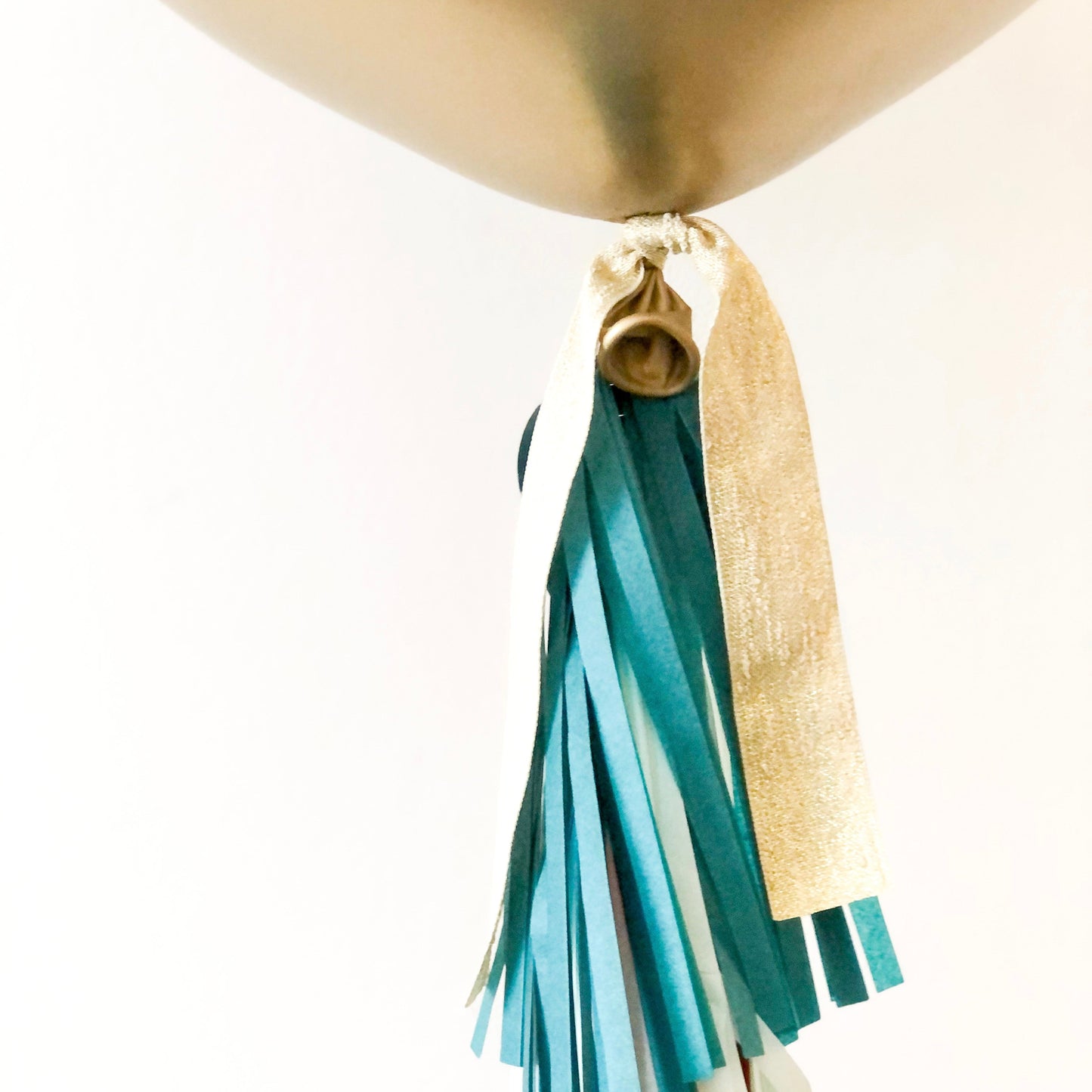 Globo XL guirnalda premium Navidad hinchado con Helio <br> (solo Barcelona)</br>