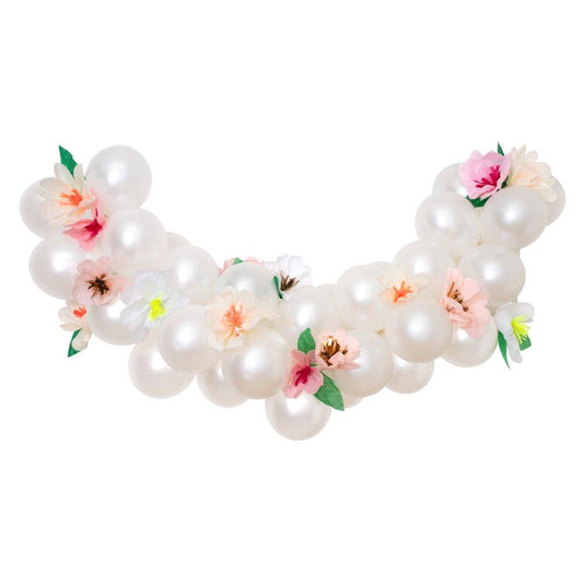 Kit DIY guirnalda globos blancos con flores de primavera