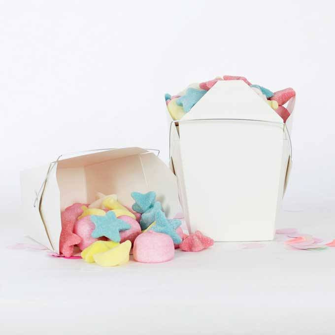 Cajita blanca asa metálica