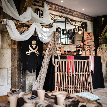 Servilleta calavera pirata kraft / 16 uds.