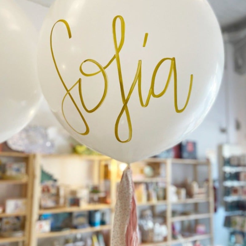 Globo L blanco hinchado tela rosa, Liberty y Lettering <br> (solo Barcelona)</br>