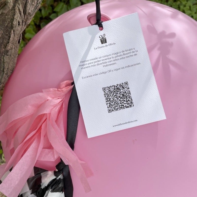 Piñata Boom! Halloween + conjuro + disfraz