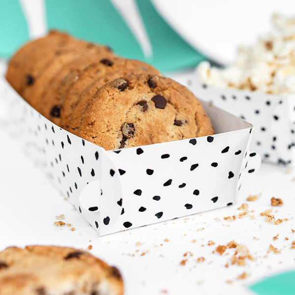 Recipiente blanco mancha negra